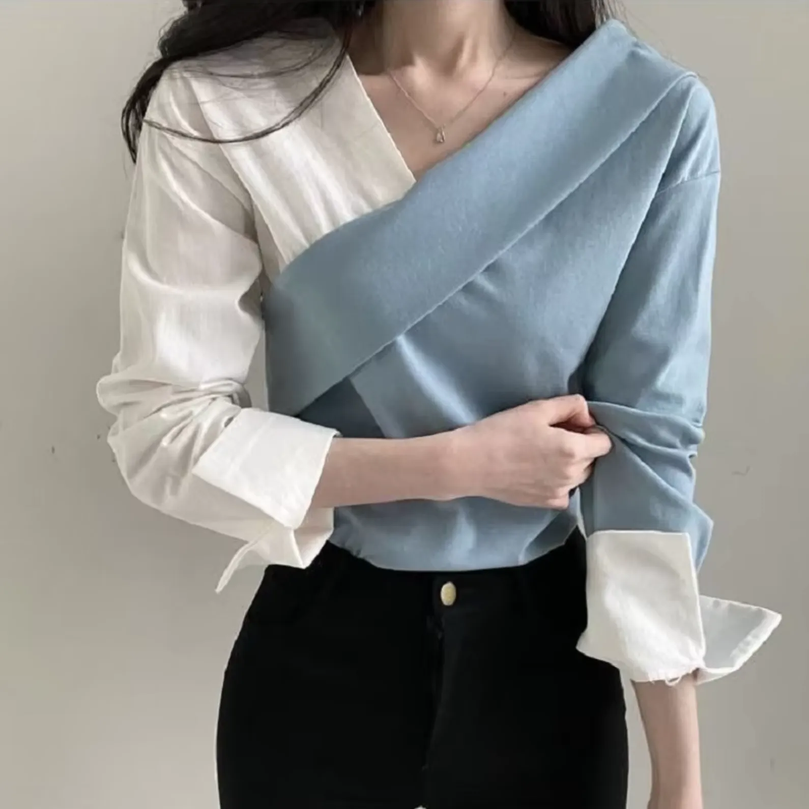 Britches® | V-Neck Long Sleeve Blouse