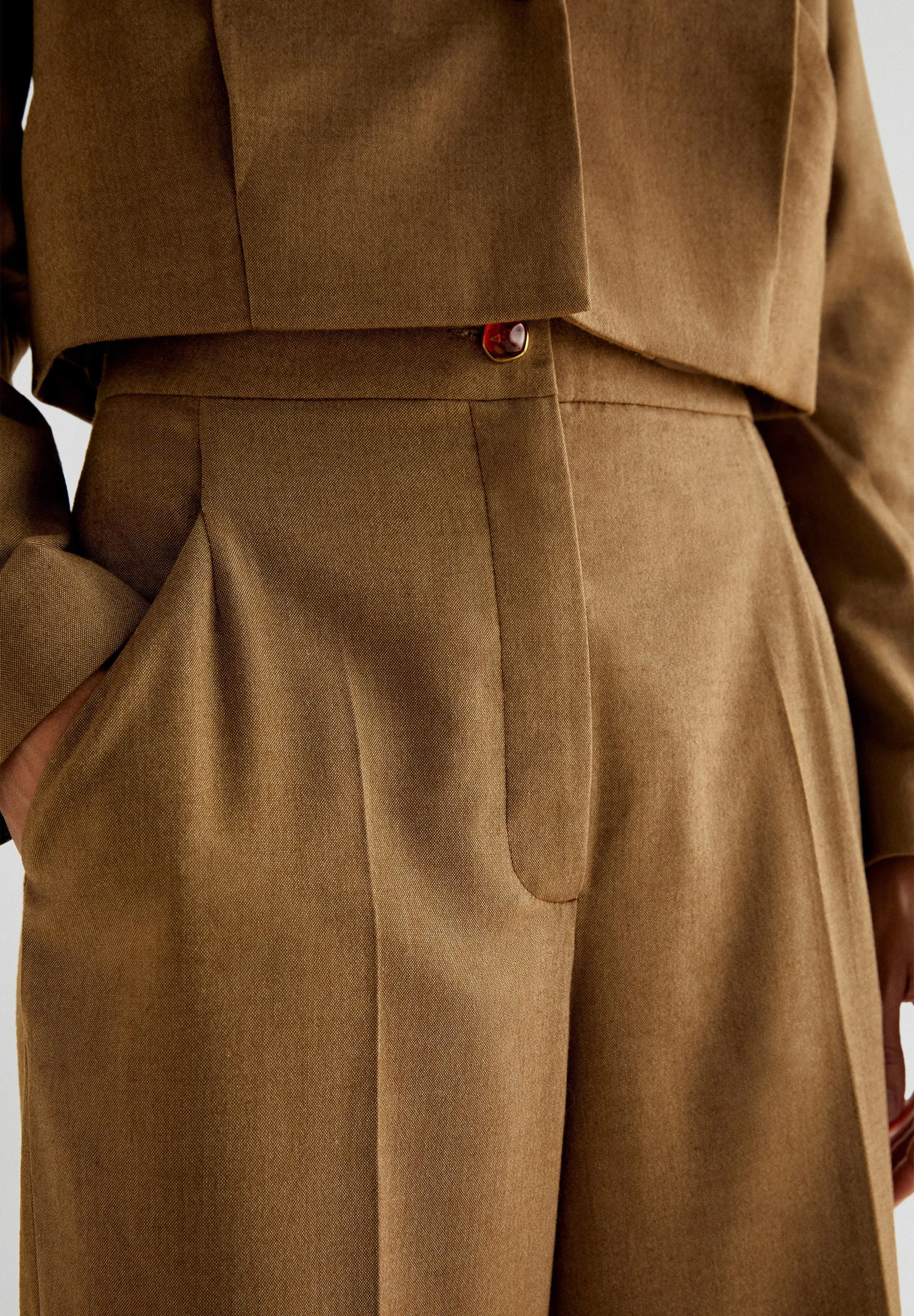 CALÇAS CULOTTES COM PINÇAS