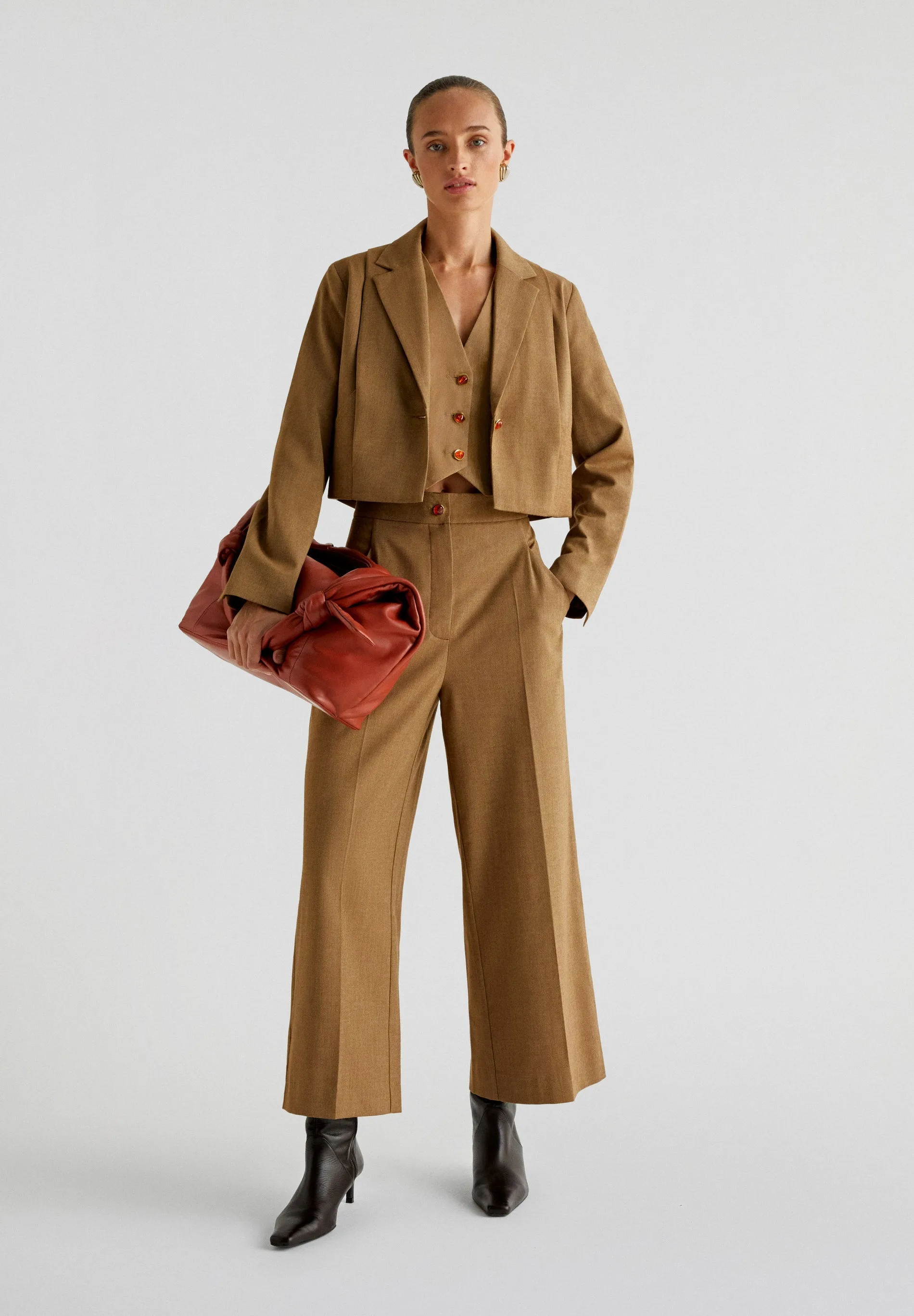 CALÇAS CULOTTES COM PINÇAS