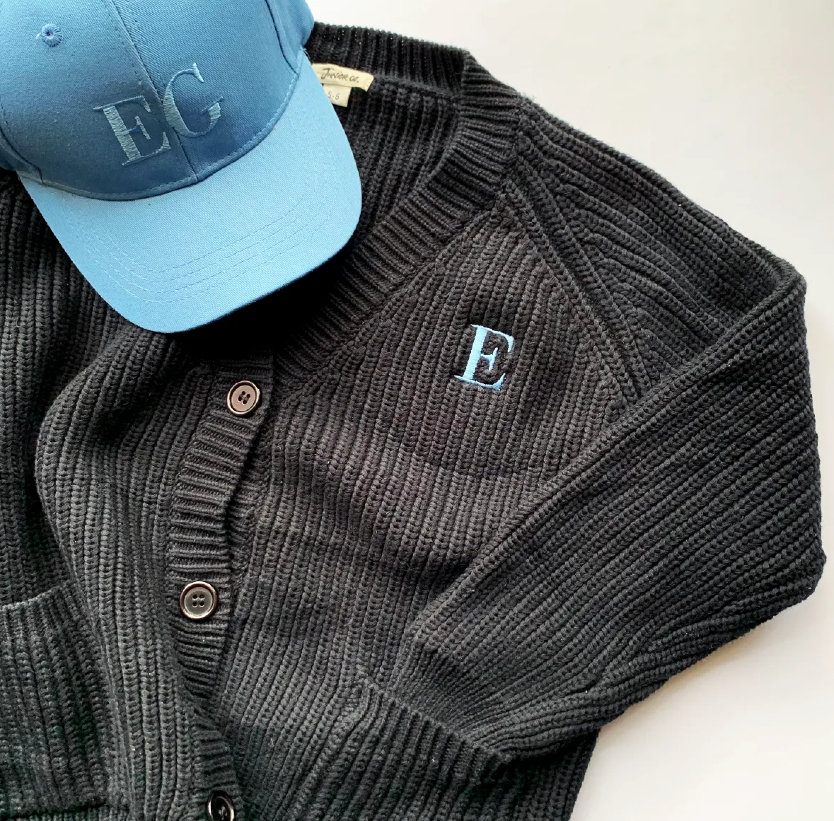 Chic Comfort: Baby Cardigans in Classic Black!