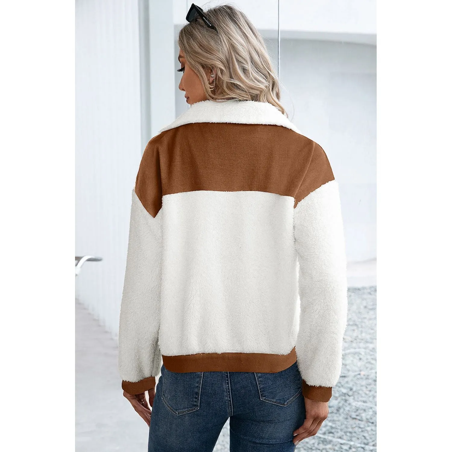 Modische braune Cordjacke mit Patchwork-Design für Damen von WOLFFMODE