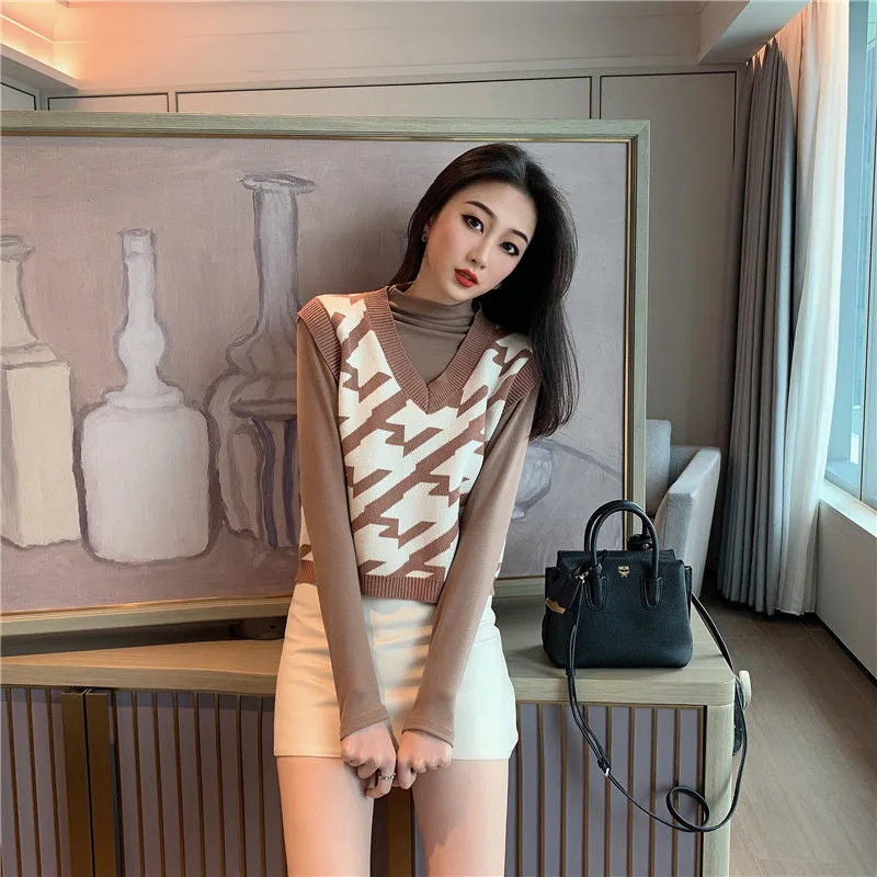 Sleeveless Retro Pattern Knitted Vest Sweater