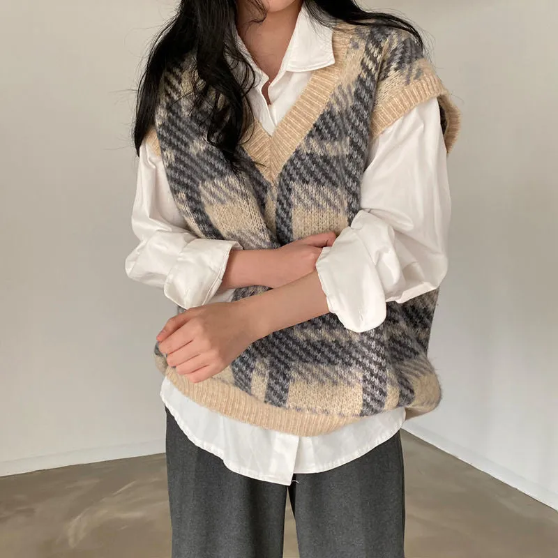 V-Neck Retro Plaid Sleeveless Knitted Sweater